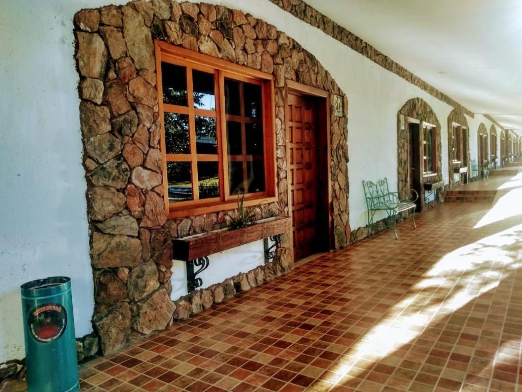 Hotel Hacienda Las Marias Meoqui Exterior photo